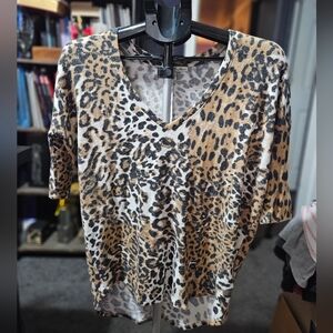 Express One Eleven Leopard Print V-Neck Tee Sz S/P